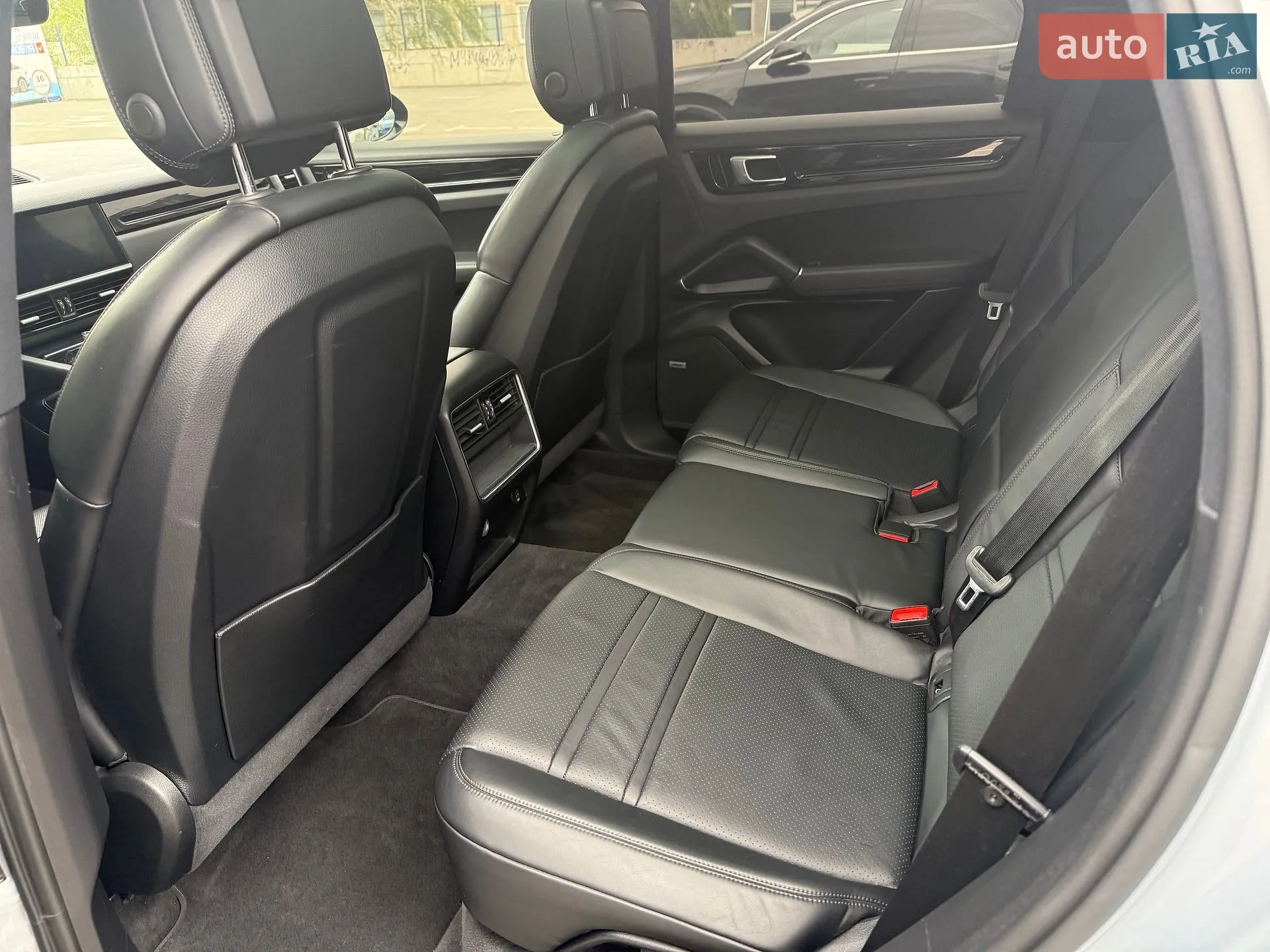 2019 Porsche Cayenne - мініатюра 11