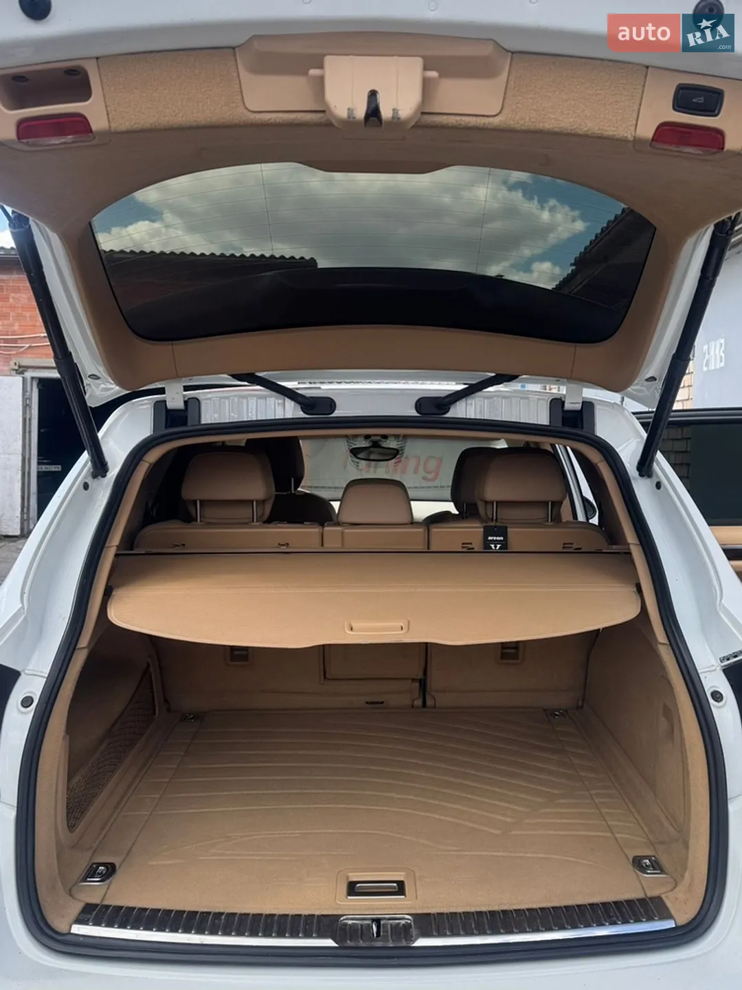 2012 Porsche Cayenne - мініатюра 17