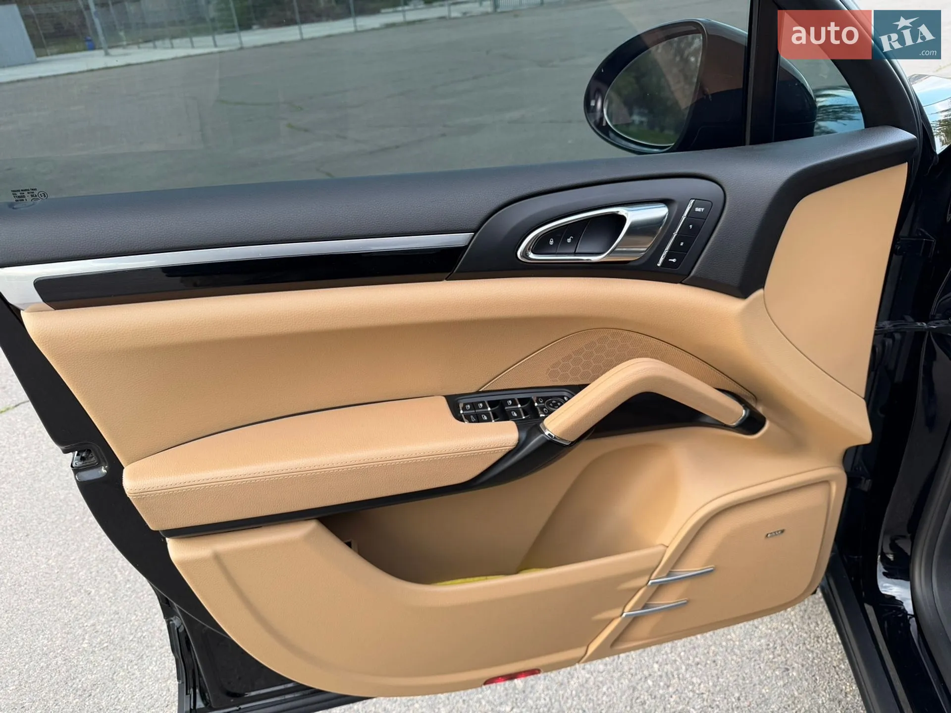 2015 Porsche Cayenne - мініатюра 25