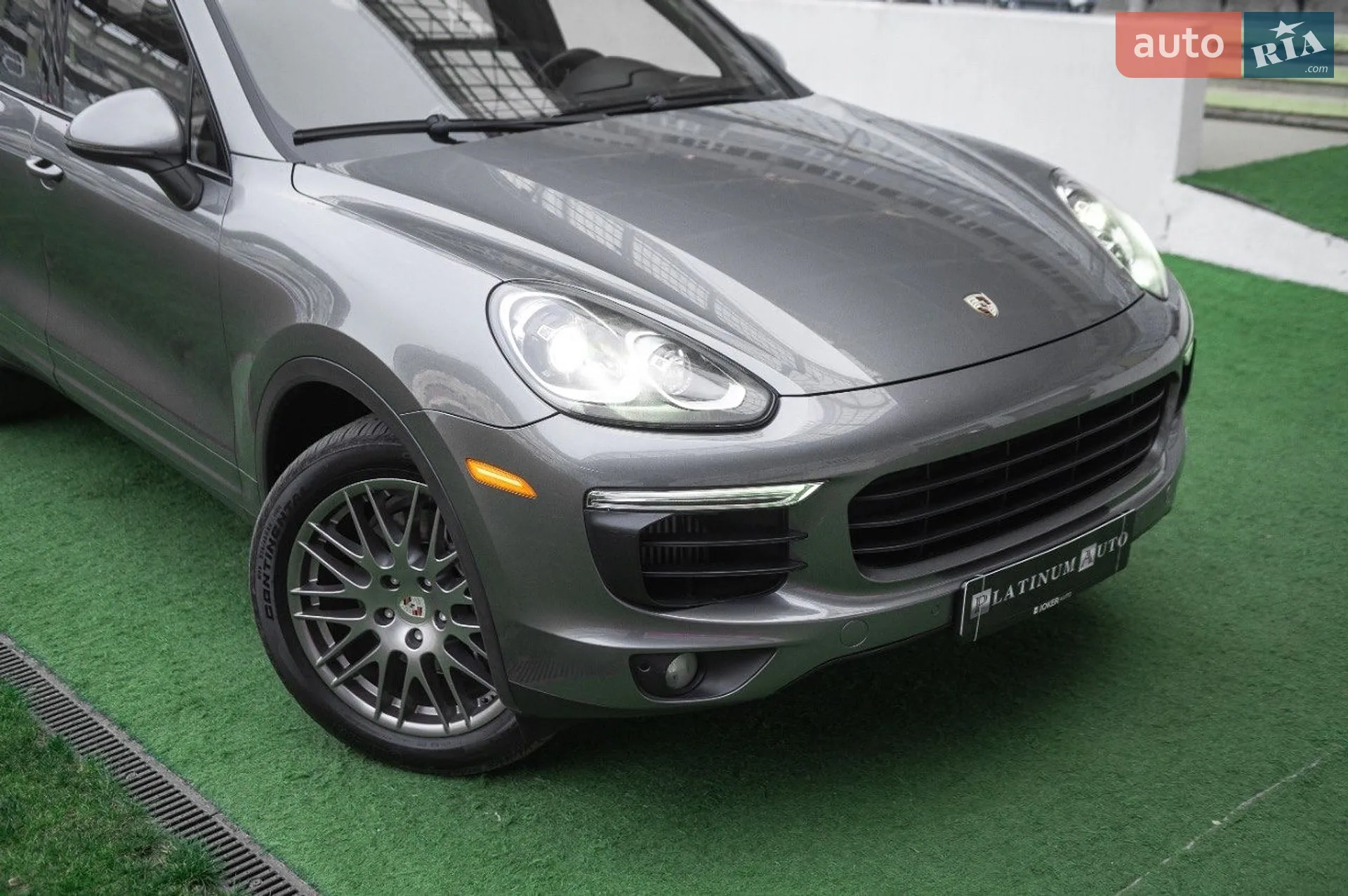 2016 Porsche Cayenne - мініатюра 3