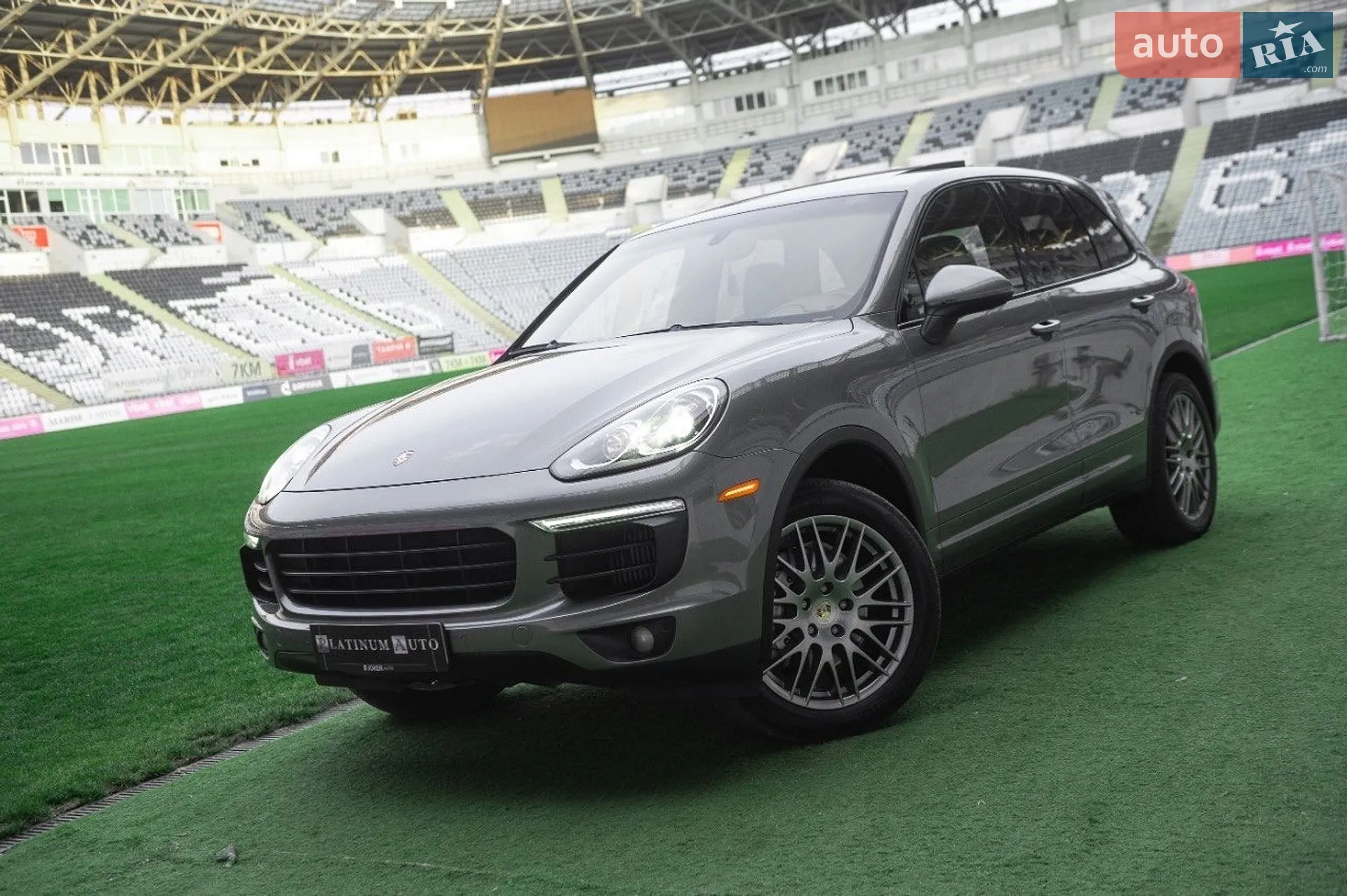 2016 Porsche Cayenne - мініатюра 12