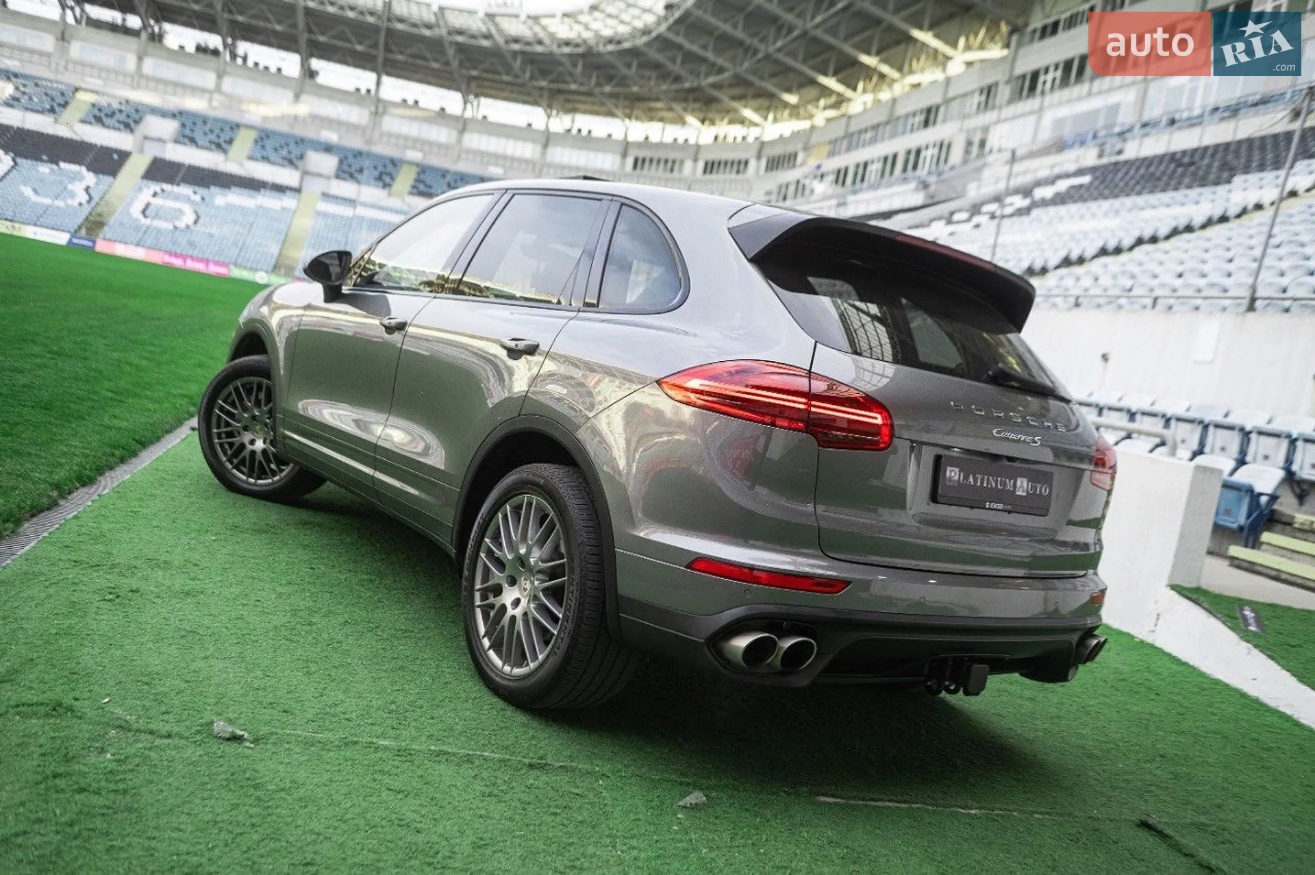 2016 Porsche Cayenne - мініатюра 20