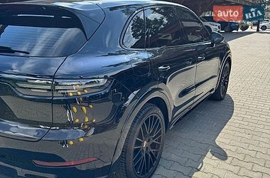 Внедорожник / Кроссовер Porsche Cayenne 2021 в Киеве