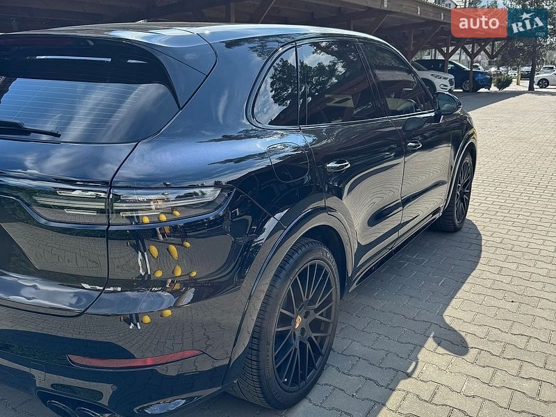 Внедорожник / Кроссовер Porsche Cayenne 2021 в Киеве