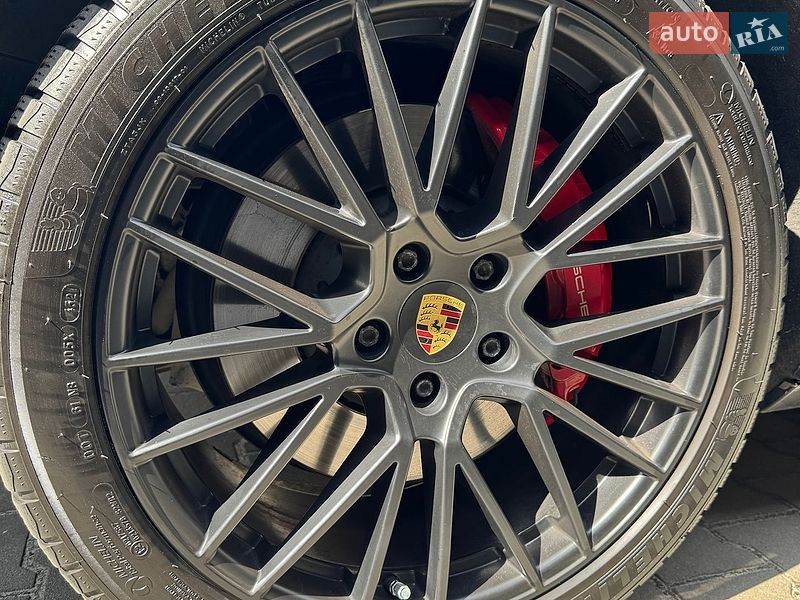 Внедорожник / Кроссовер Porsche Cayenne 2021 в Киеве