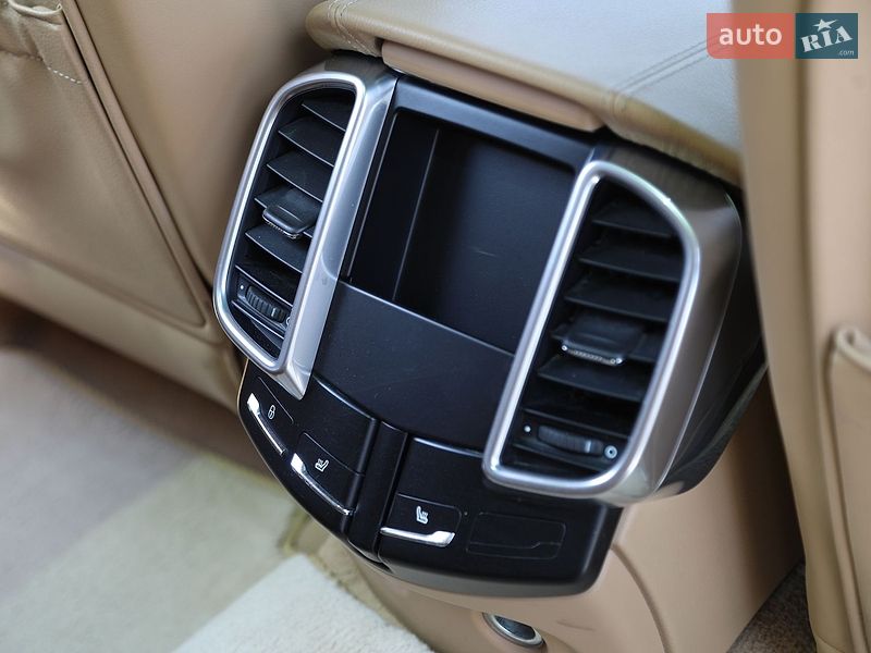 Внедорожник / Кроссовер Porsche Cayenne 2013 в Харькове