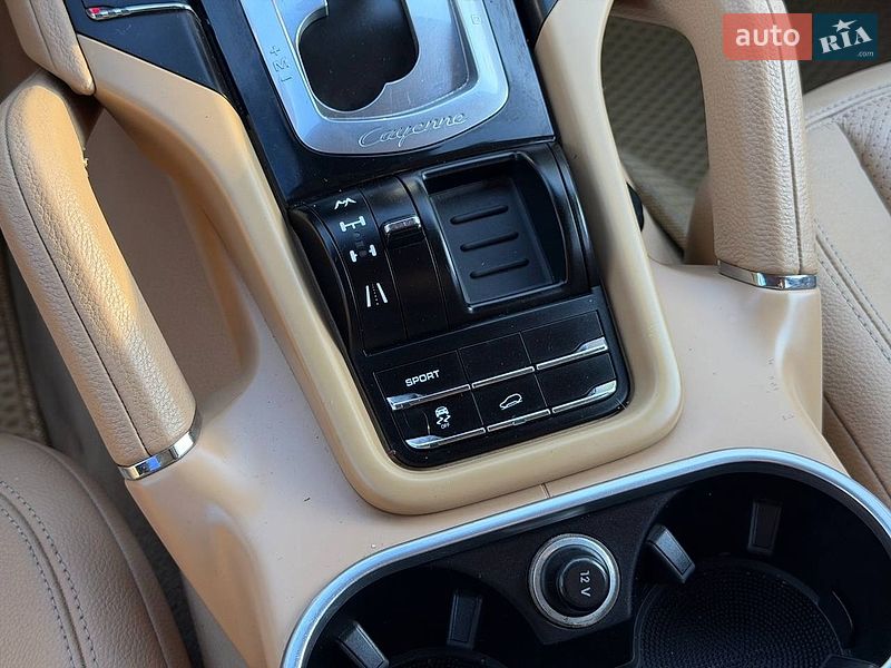 Внедорожник / Кроссовер Porsche Cayenne 2013 в Хмельницком