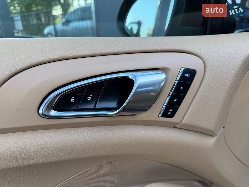 Внедорожник / Кроссовер Porsche Cayenne 2013 в Хмельницком