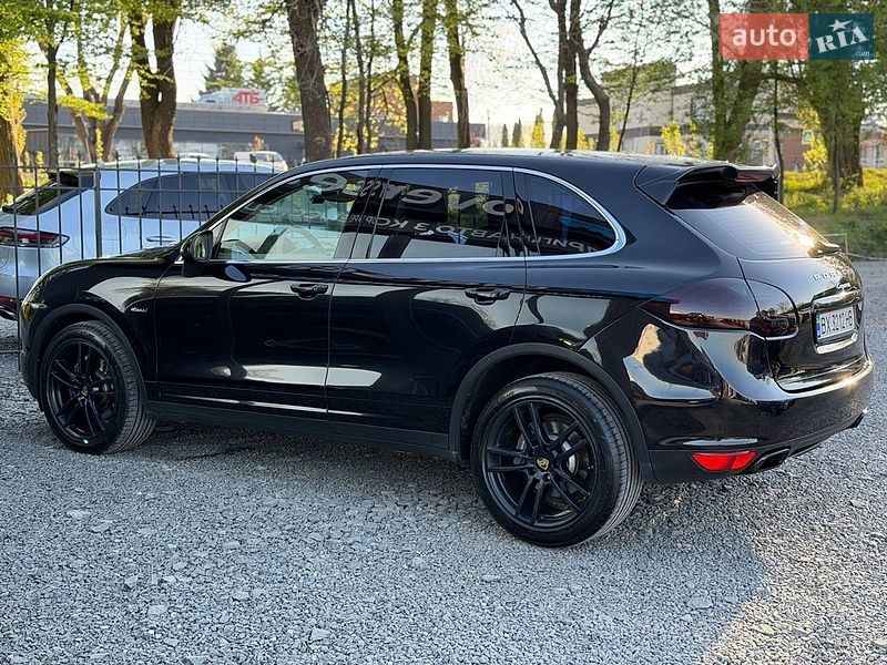 Внедорожник / Кроссовер Porsche Cayenne 2013 в Хмельницком