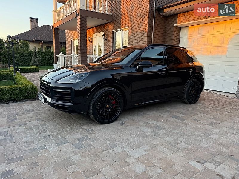 Внедорожник / Кроссовер Porsche Cayenne 2021 в Киеве