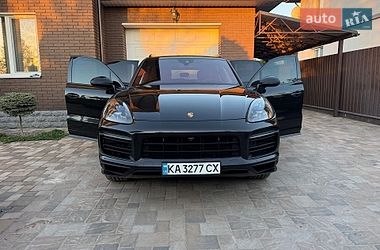 Внедорожник / Кроссовер Porsche Cayenne 2021 в Киеве