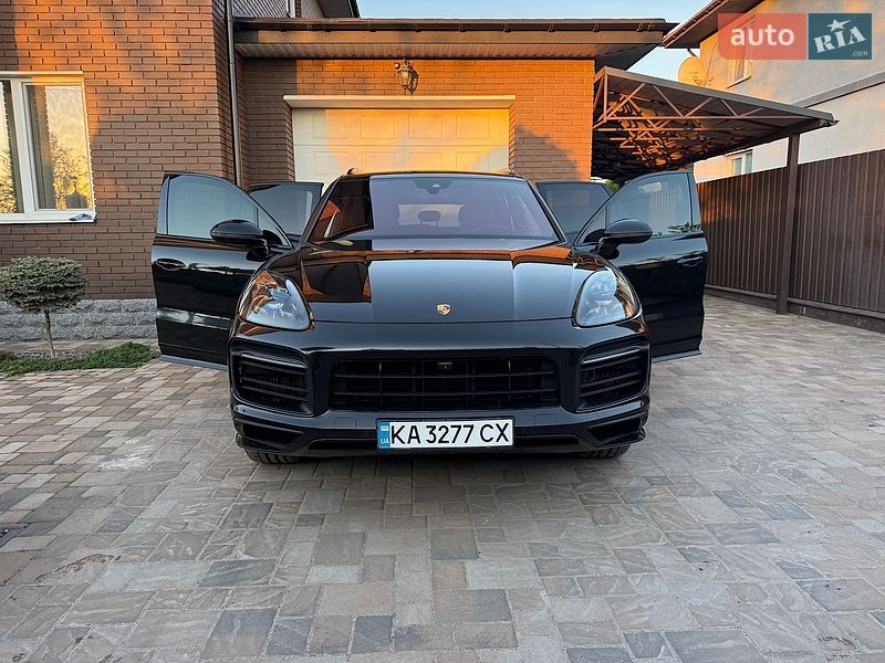 Внедорожник / Кроссовер Porsche Cayenne 2021 в Киеве