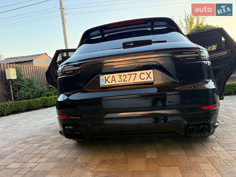 Внедорожник / Кроссовер Porsche Cayenne 2021 в Киеве