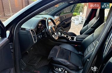 Внедорожник / Кроссовер Porsche Cayenne 2021 в Киеве