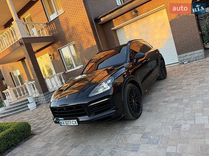 Внедорожник / Кроссовер Porsche Cayenne 2021 в Киеве