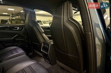 Внедорожник / Кроссовер Porsche Cayenne 2018 в Львове