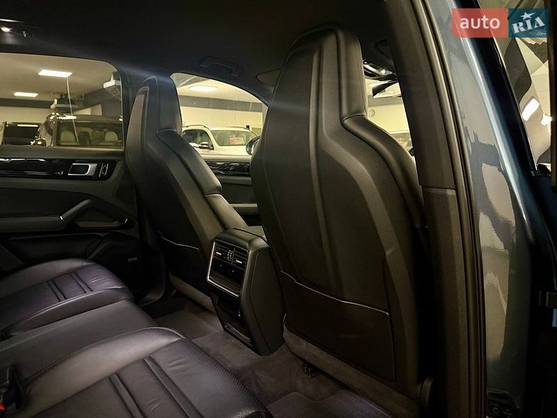 Внедорожник / Кроссовер Porsche Cayenne 2018 в Львове
