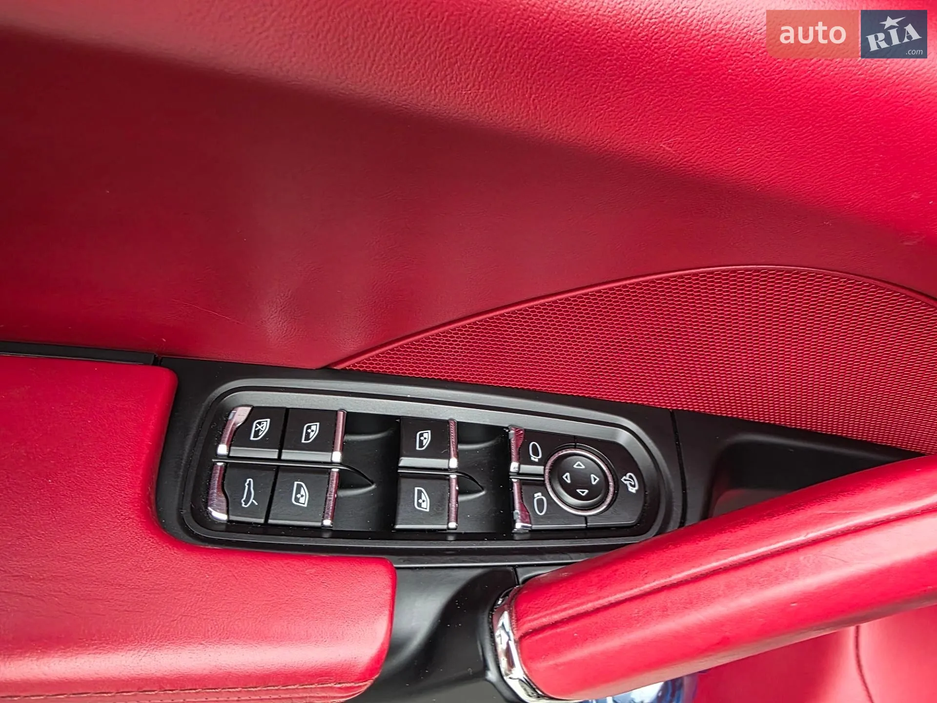 2015 Porsche Cayenne - мініатюра 27