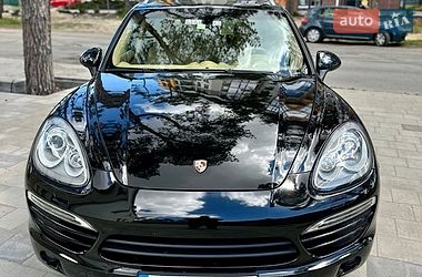 Внедорожник / Кроссовер Porsche Cayenne 2014 в Киеве