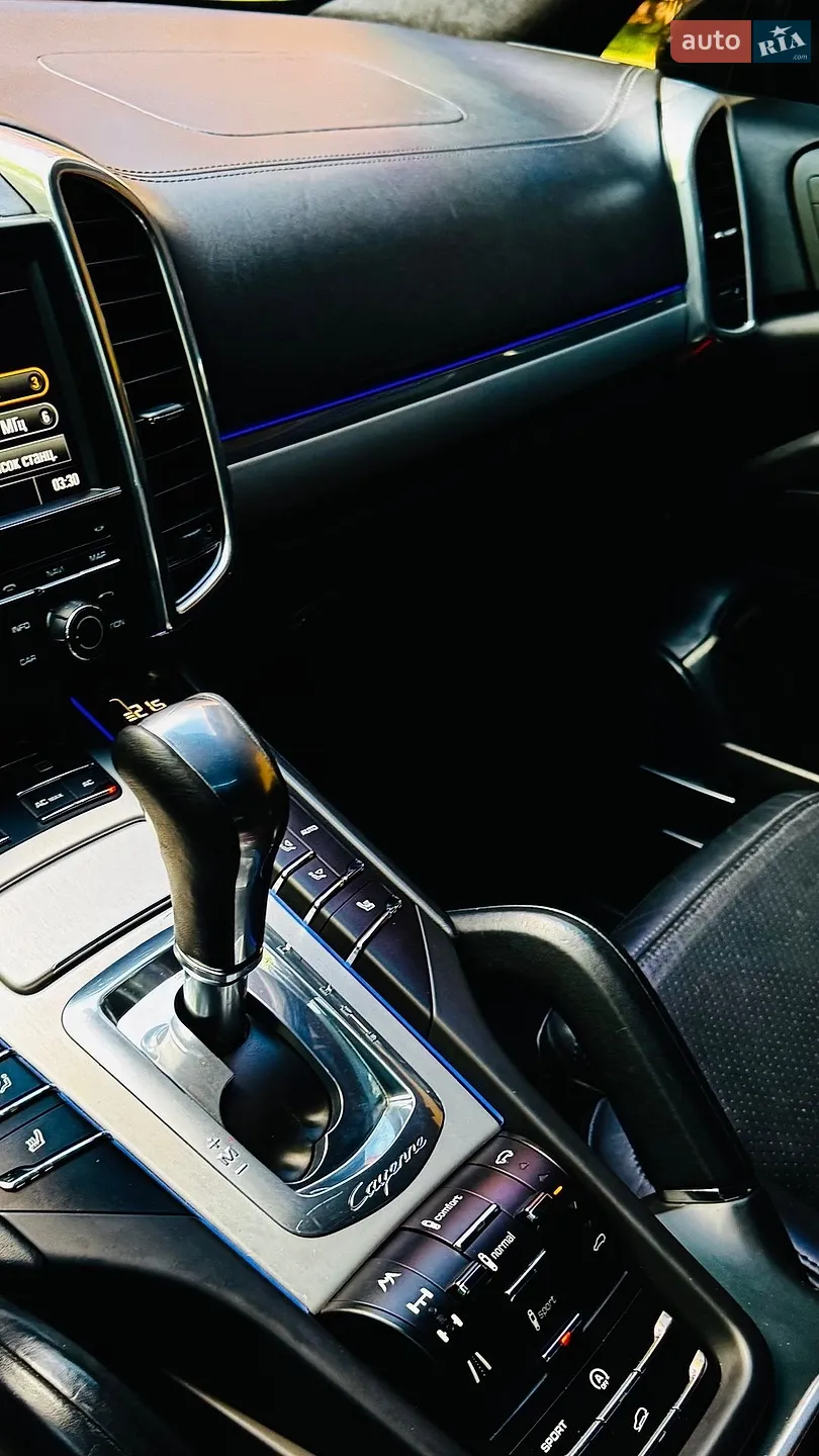 2010 Porsche Cayenne - мініатюра 202