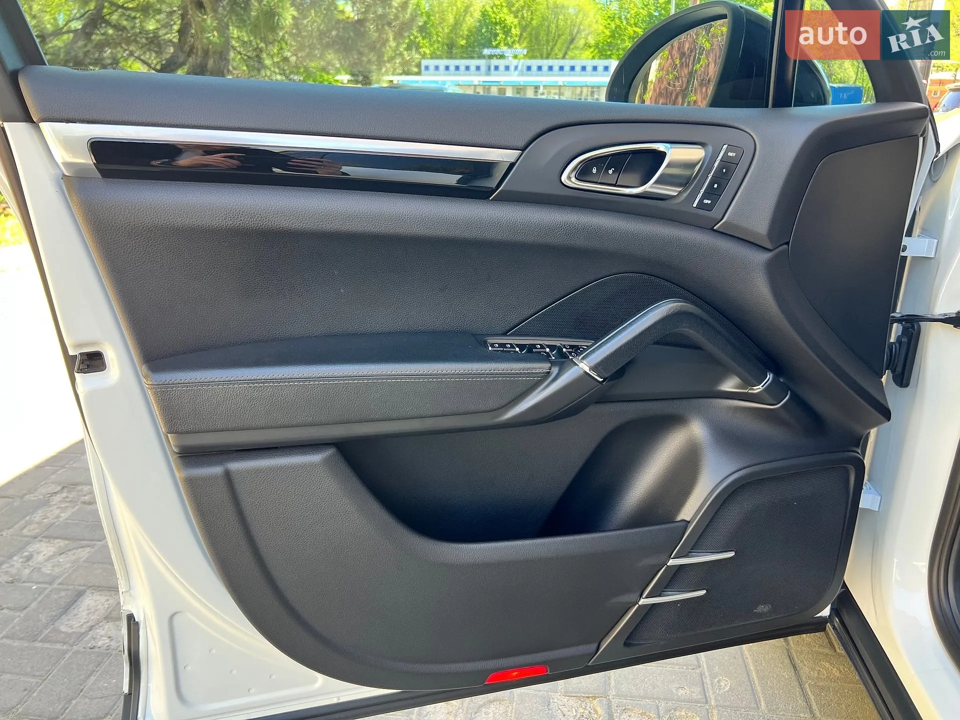 2012 Porsche Cayenne - мініатюра 23