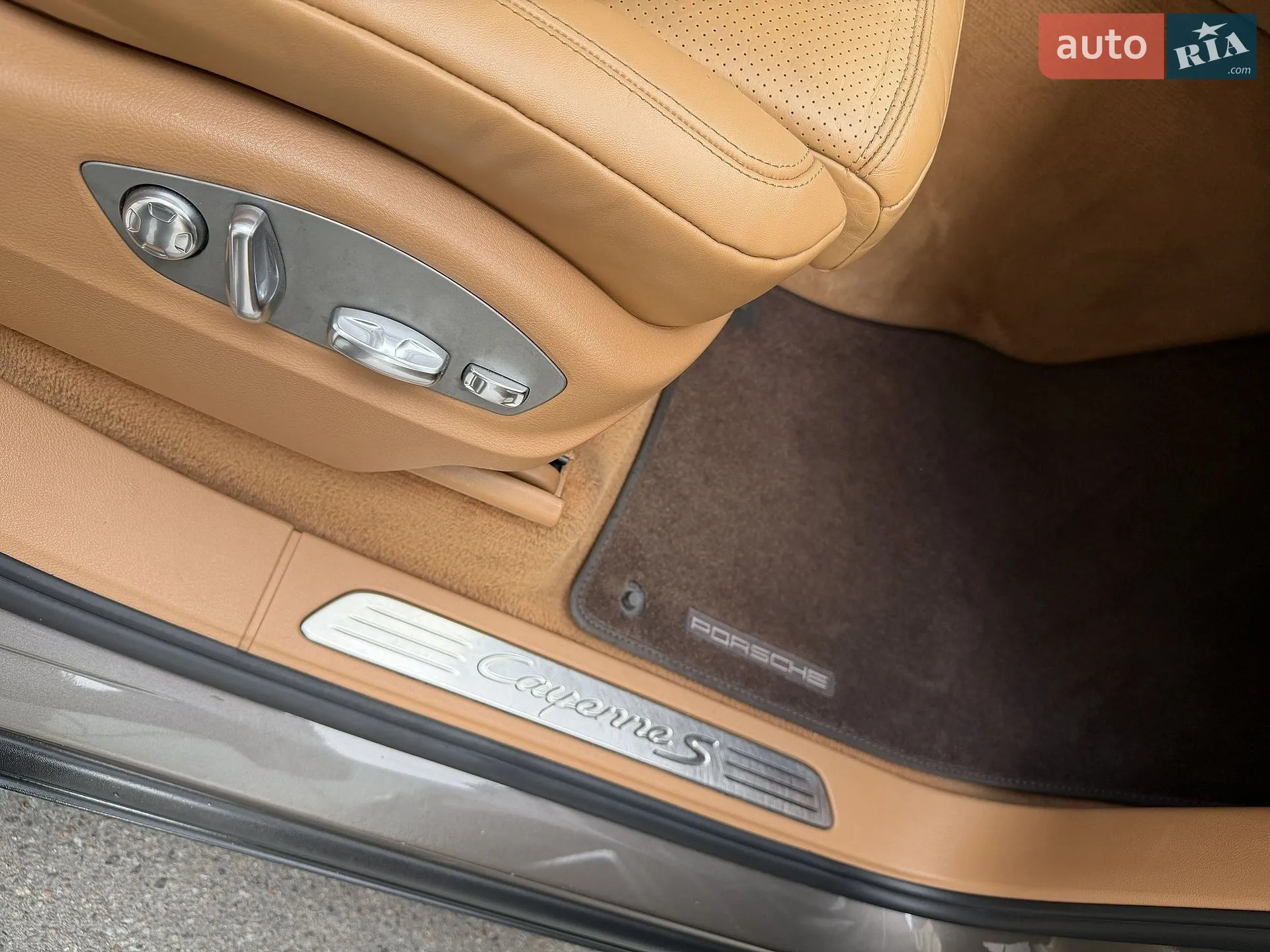 2011 Porsche Cayenne - мініатюра 66