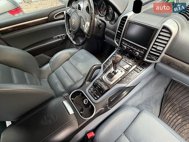 Внедорожник / Кроссовер Porsche Cayenne 2012 в Киеве