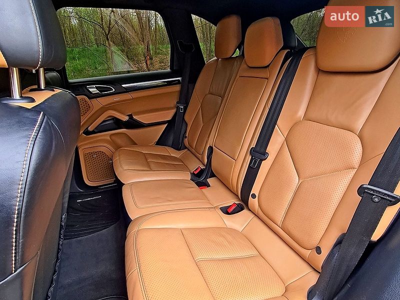 Внедорожник / Кроссовер Porsche Cayenne 2014 в Житомире