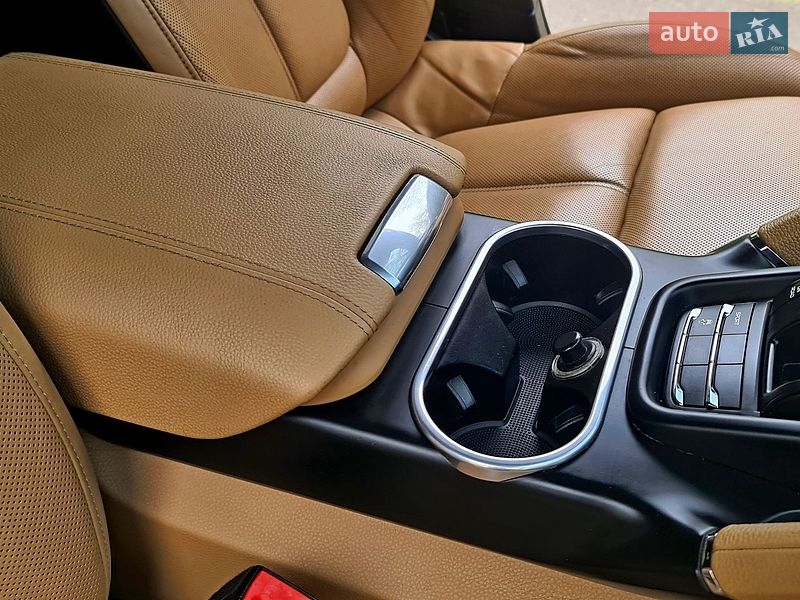 Внедорожник / Кроссовер Porsche Cayenne 2014 в Житомире