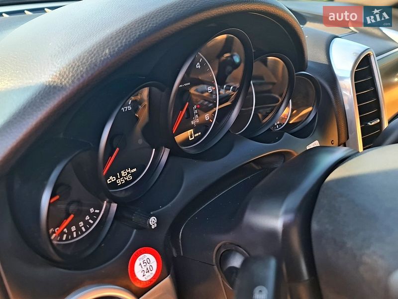 Внедорожник / Кроссовер Porsche Cayenne 2014 в Житомире