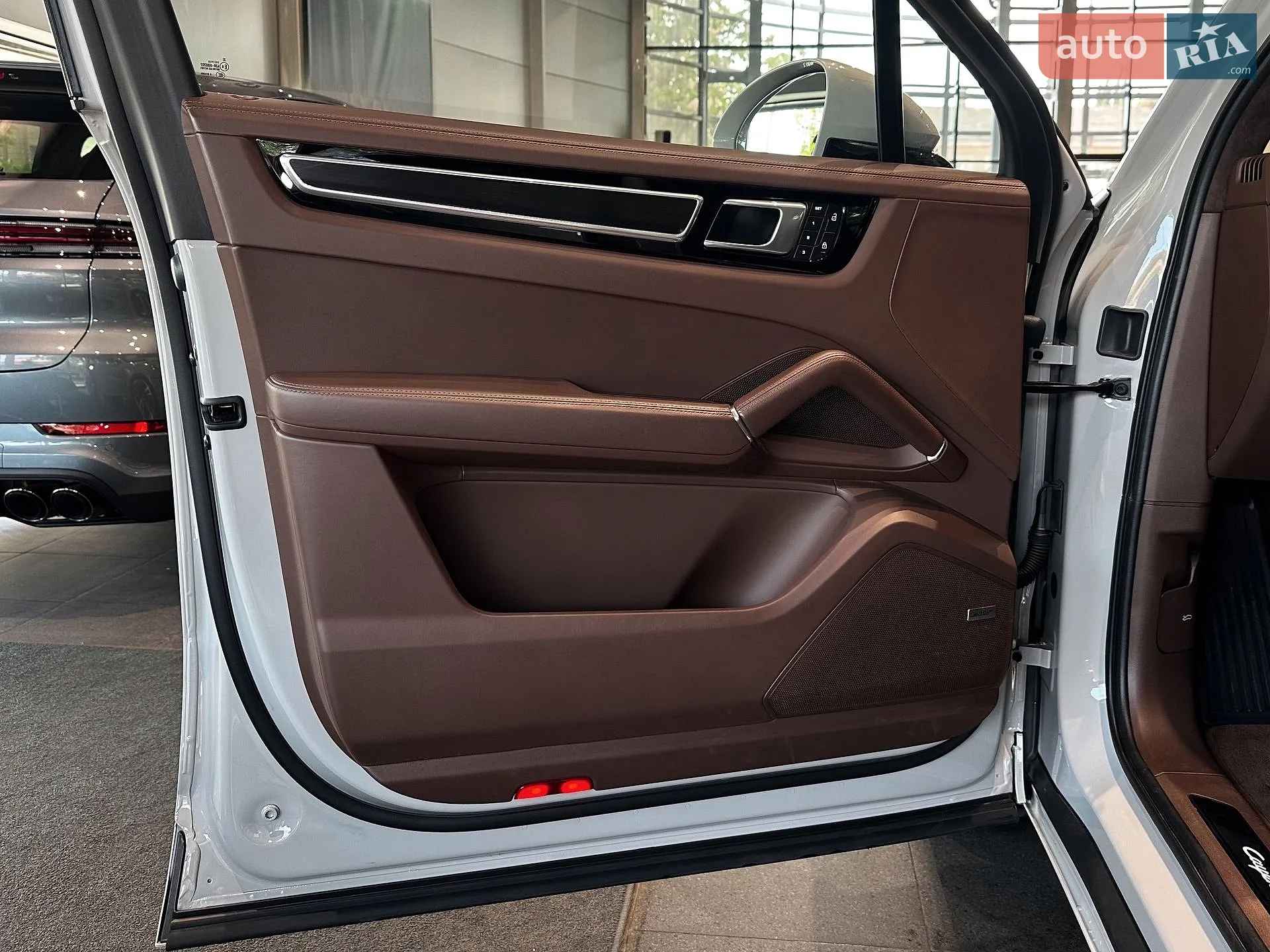 2022 Porsche Cayenne - мініатюра 10