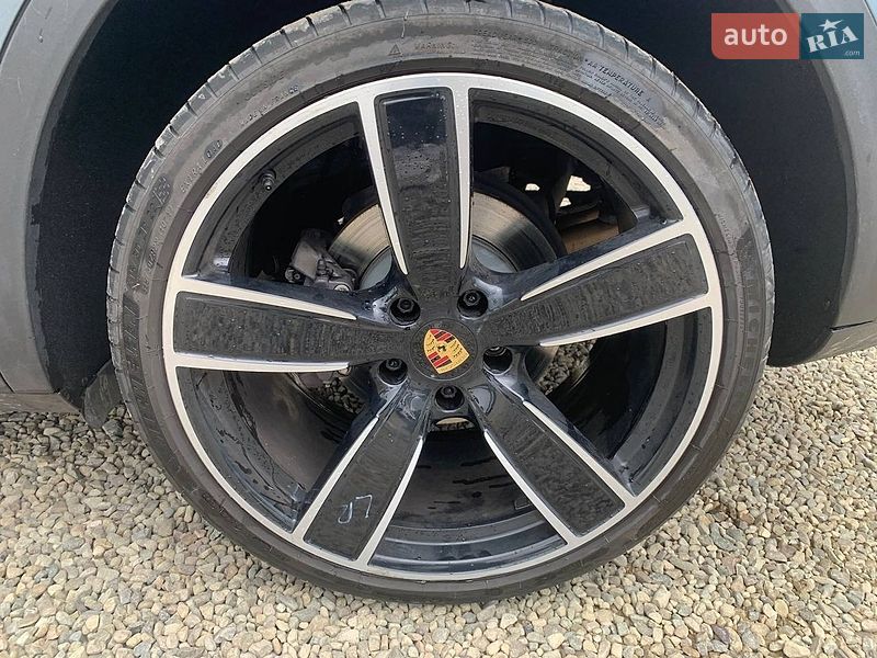 Внедорожник / Кроссовер Porsche Cayenne 2019 в Стрые