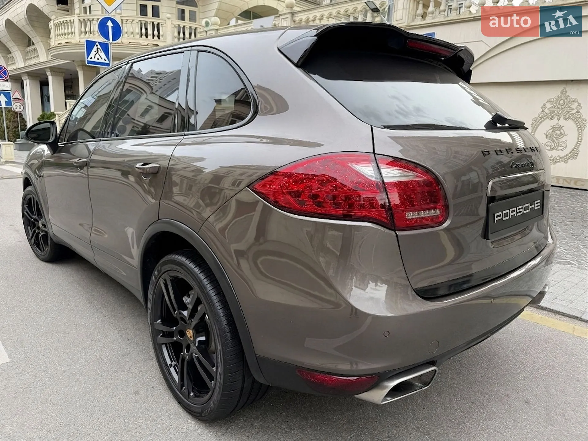 2011 Porsche Cayenne - мініатюра 3