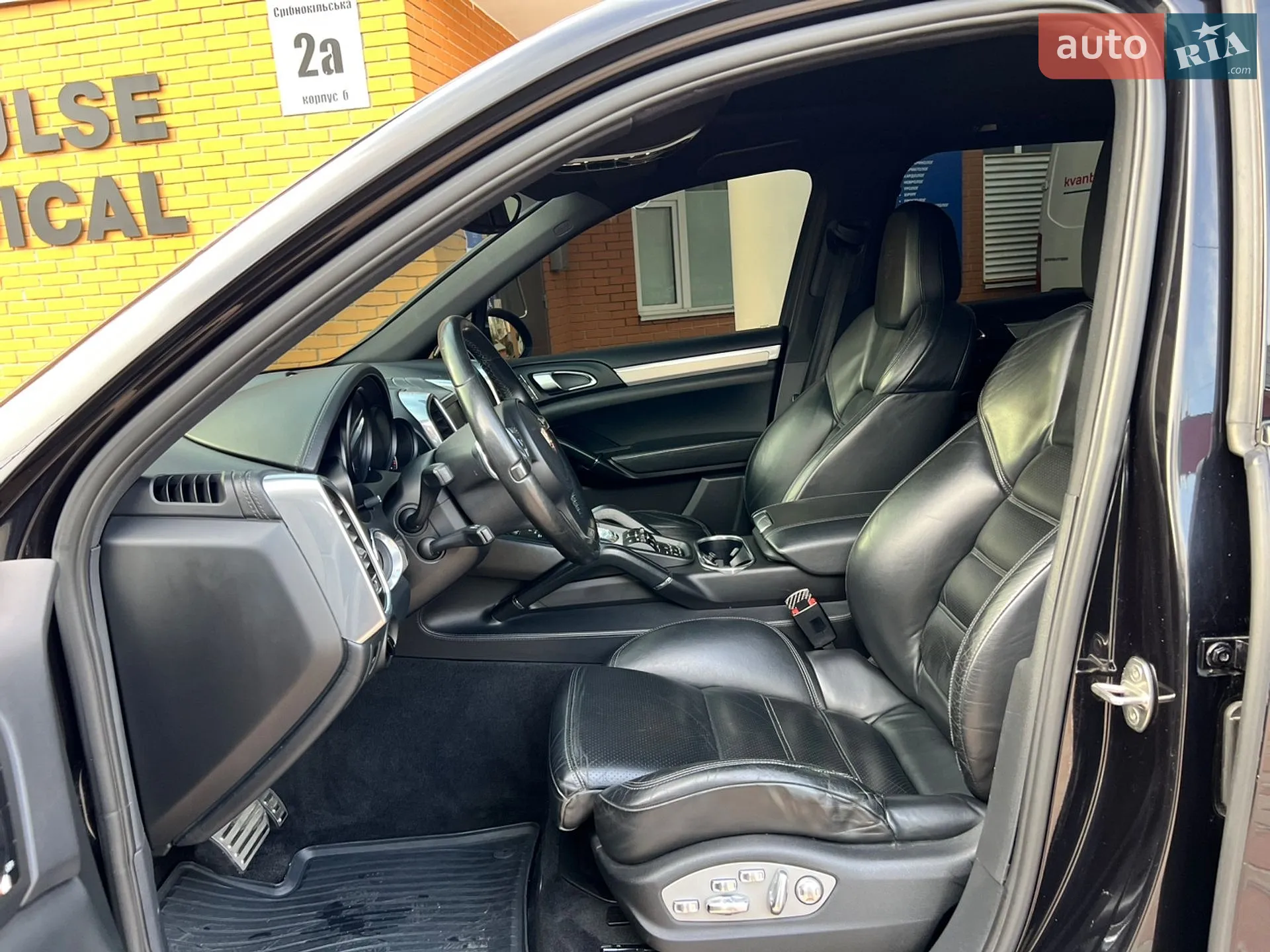 2010 Porsche Cayenne - мініатюра 24