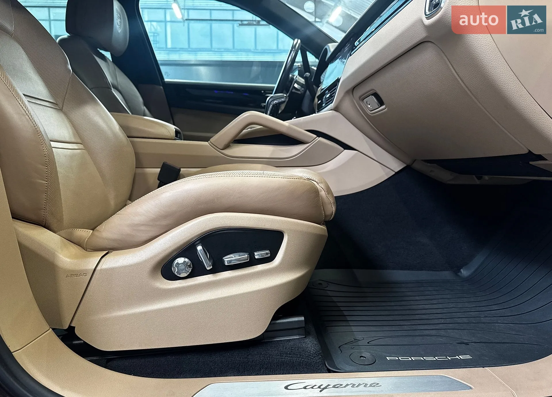2018 Porsche Cayenne - мініатюра 29