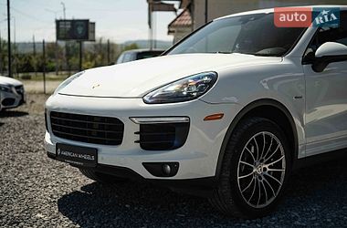 Внедорожник / Кроссовер Porsche Cayenne 2014 в Черновцах