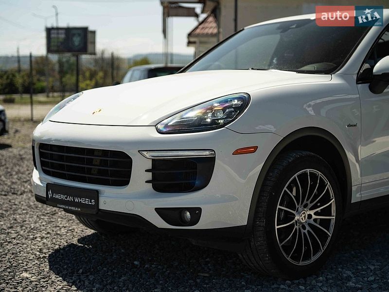 Внедорожник / Кроссовер Porsche Cayenne 2014 в Черновцах