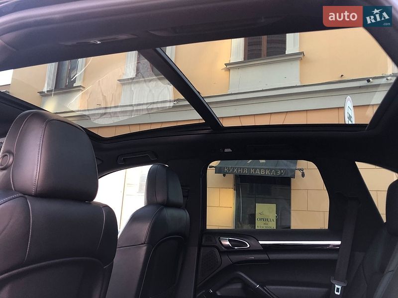 Внедорожник / Кроссовер Porsche Cayenne 2015 в Одессе