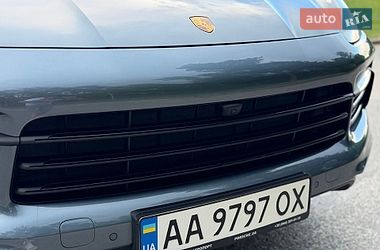 Внедорожник / Кроссовер Porsche Cayenne 2020 в Киеве