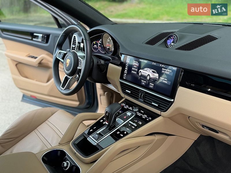 Внедорожник / Кроссовер Porsche Cayenne 2020 в Киеве