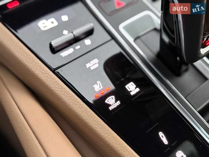 Внедорожник / Кроссовер Porsche Cayenne 2020 в Киеве