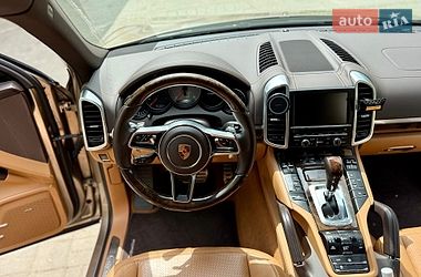 Внедорожник / Кроссовер Porsche Cayenne 2016 в Днепре