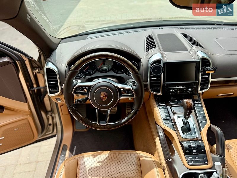 Внедорожник / Кроссовер Porsche Cayenne 2016 в Днепре