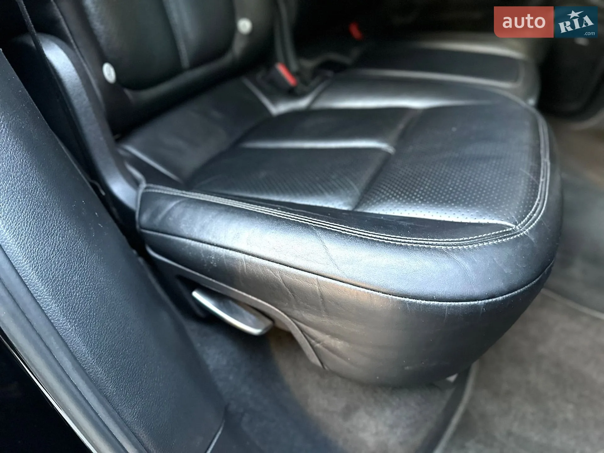 2011 Porsche Cayenne - мініатюра 42