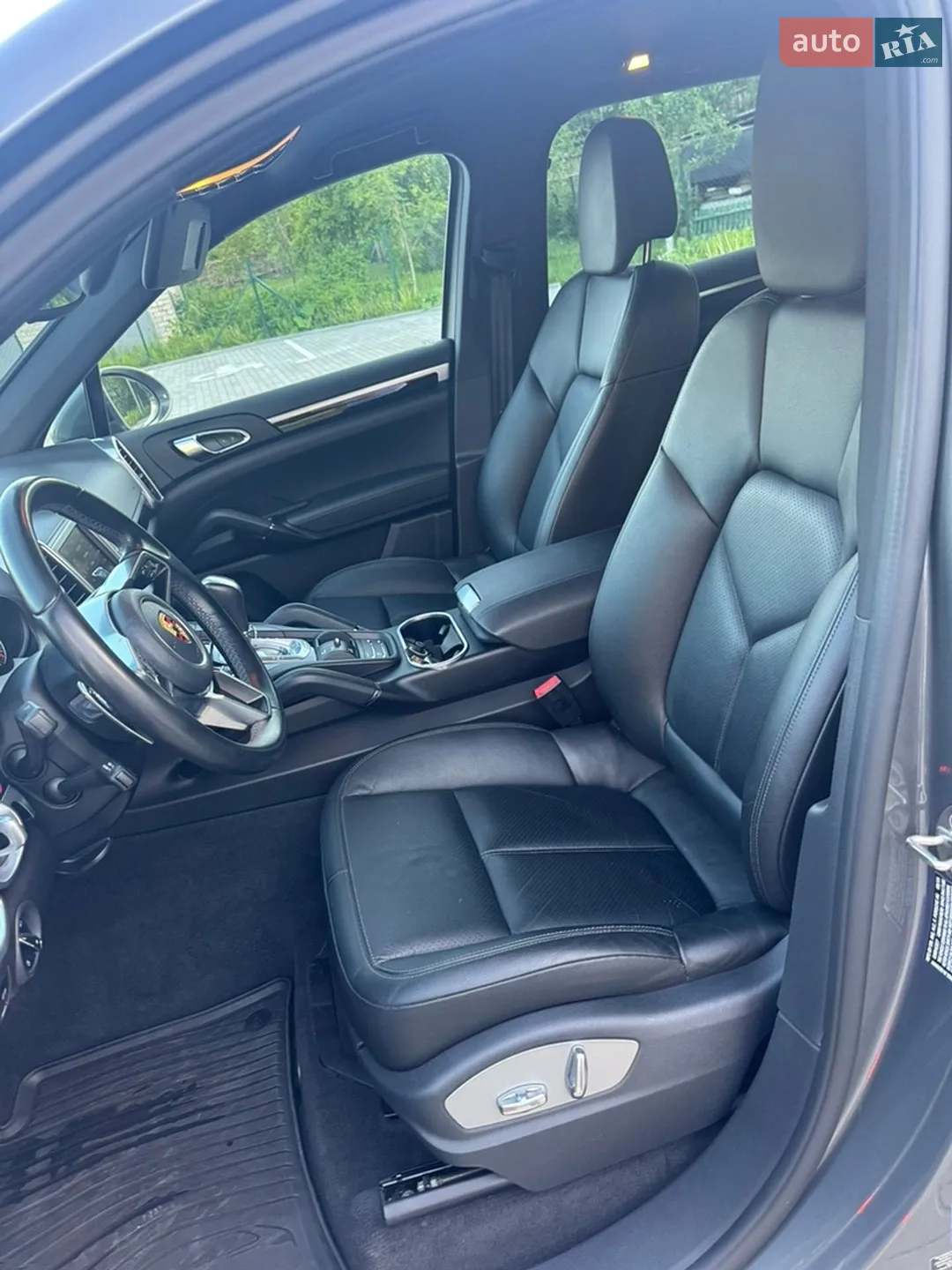 2016 Porsche Cayenne - мініатюра 23