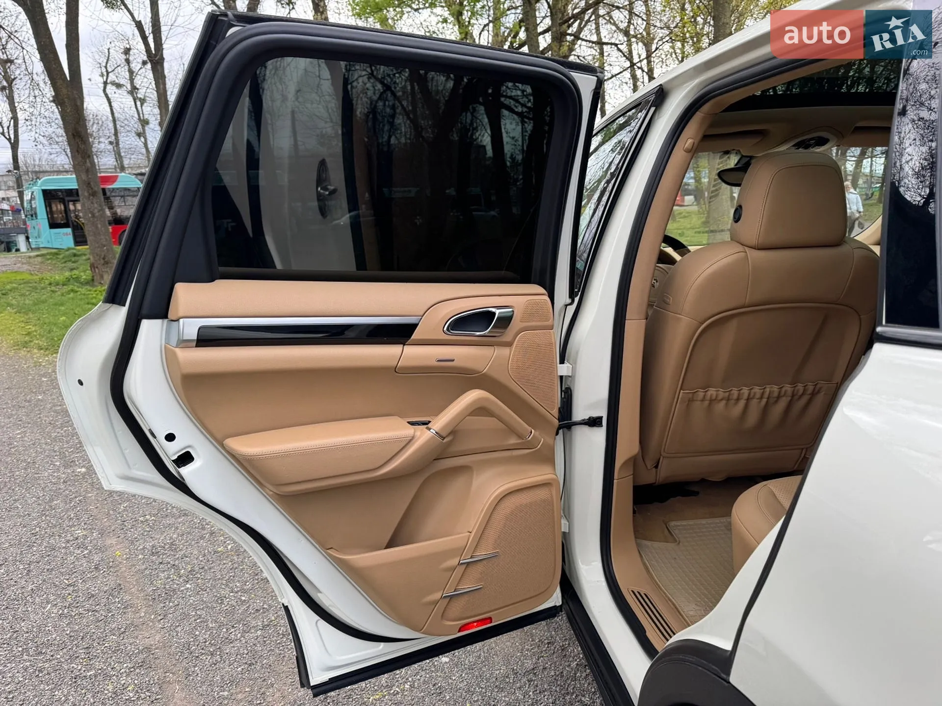 2011 Porsche Cayenne - мініатюра 22