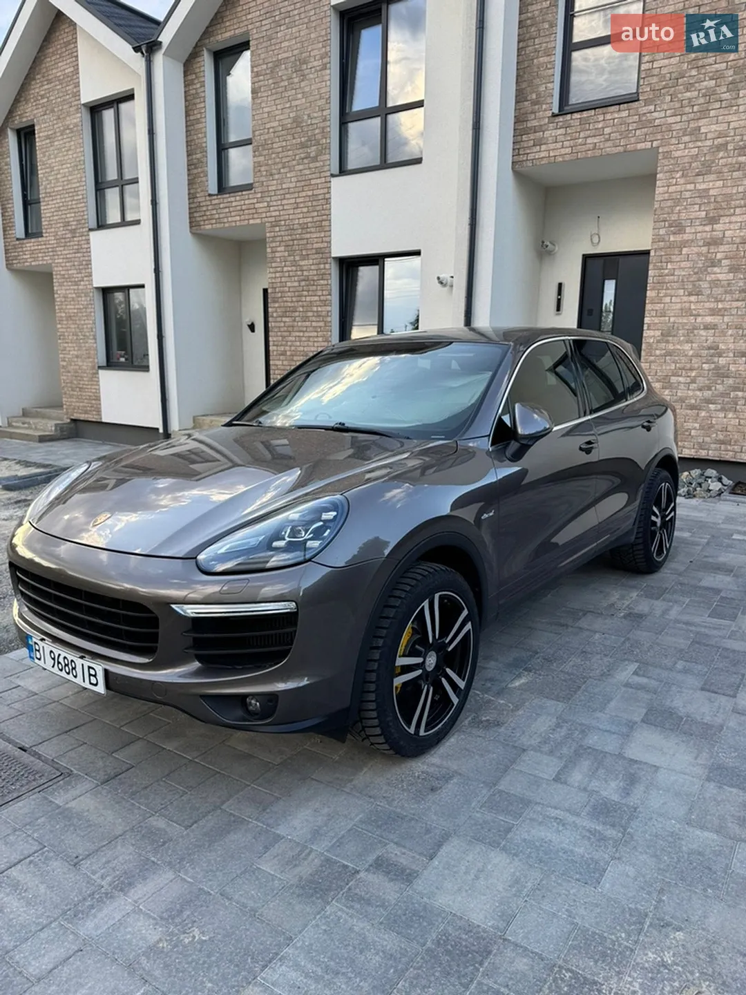 Porsche Cayenne 2015 VIN WP1AF2A22GKA43928 фото оголошення 3 з 39