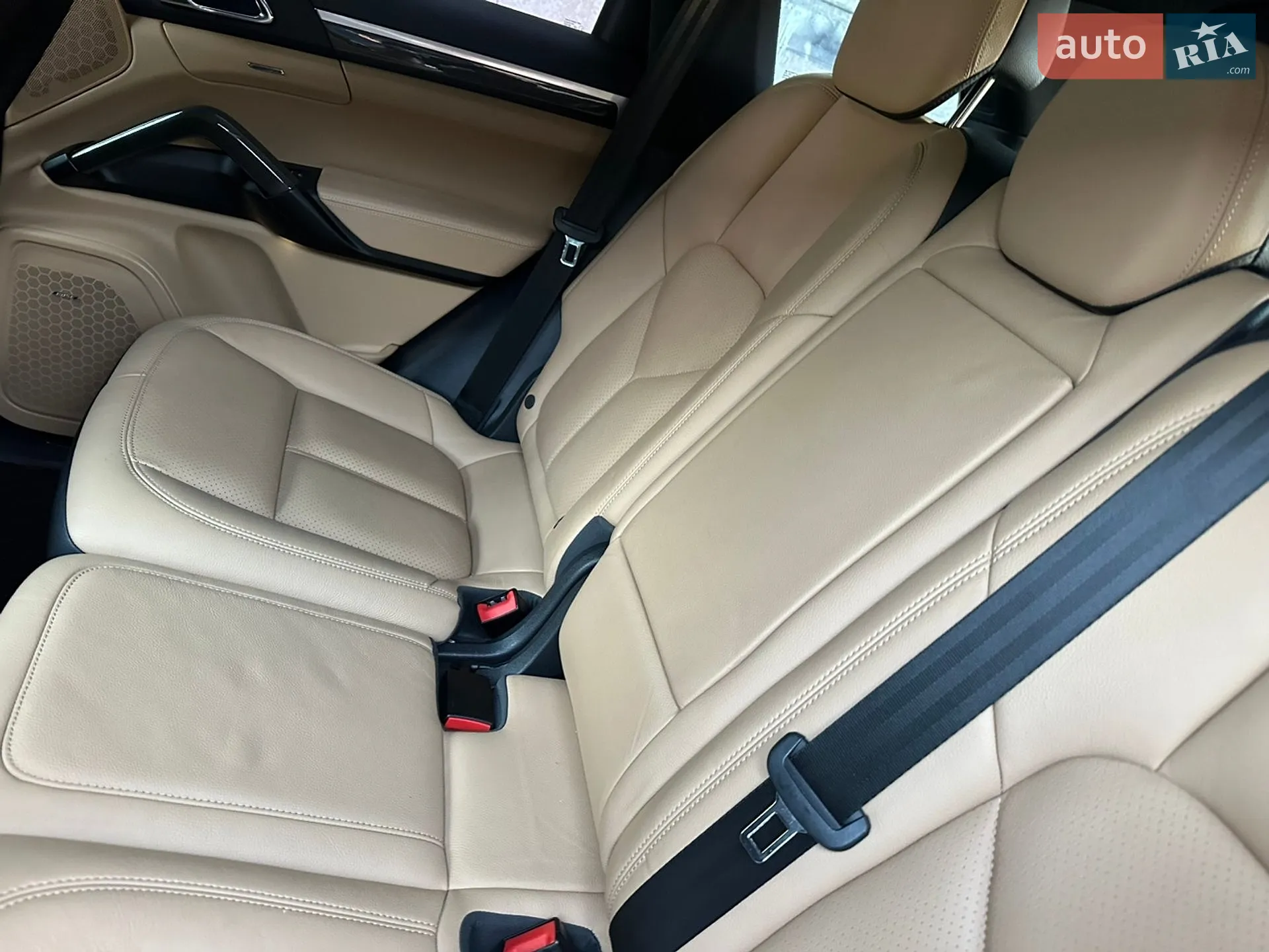 2016 Porsche Cayenne - мініатюра 37