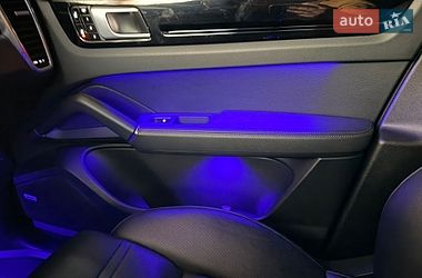 Внедорожник / Кроссовер Porsche Cayenne 2020 в Киеве