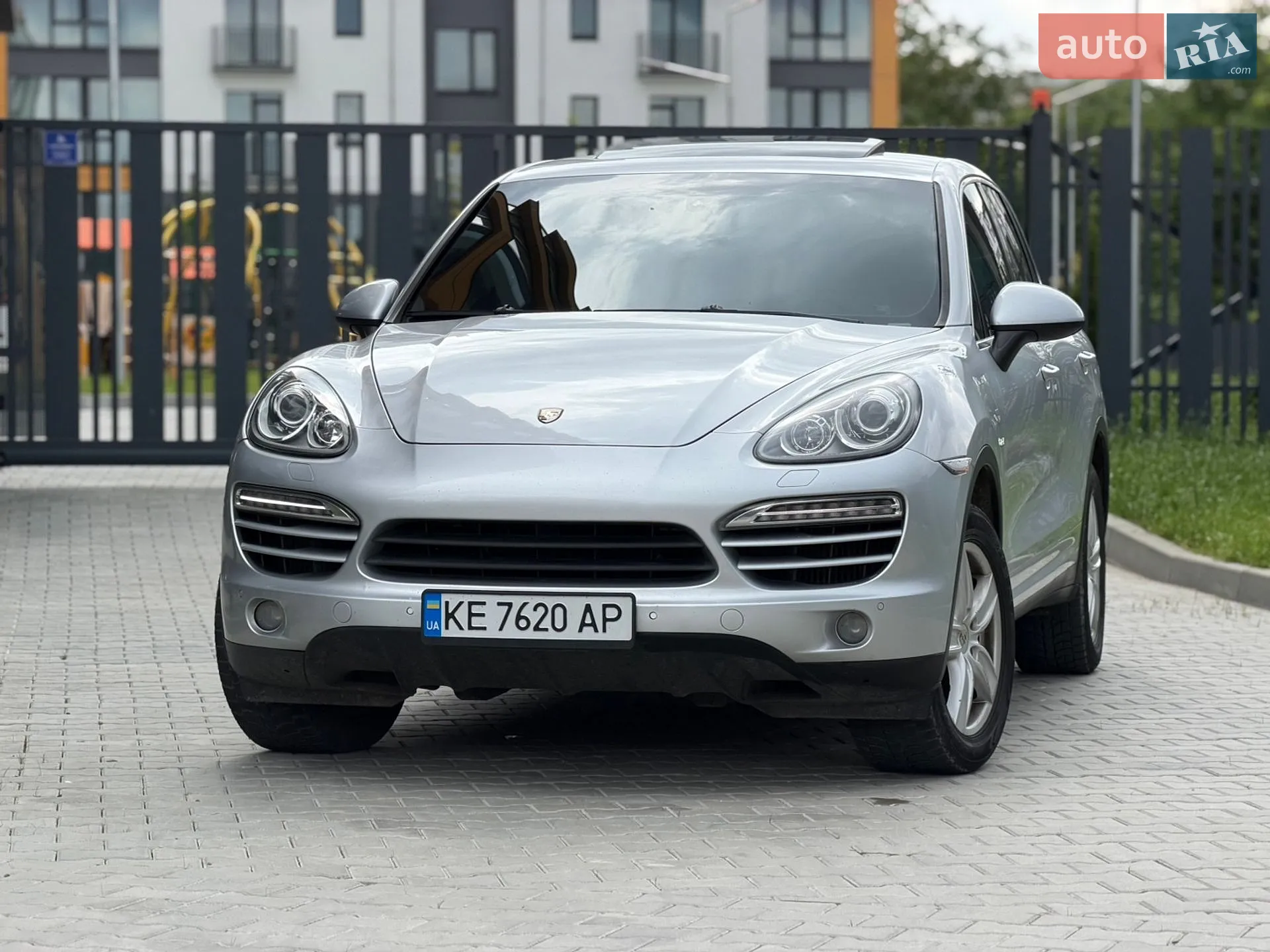 2012 Porsche Cayenne - мініатюра 3